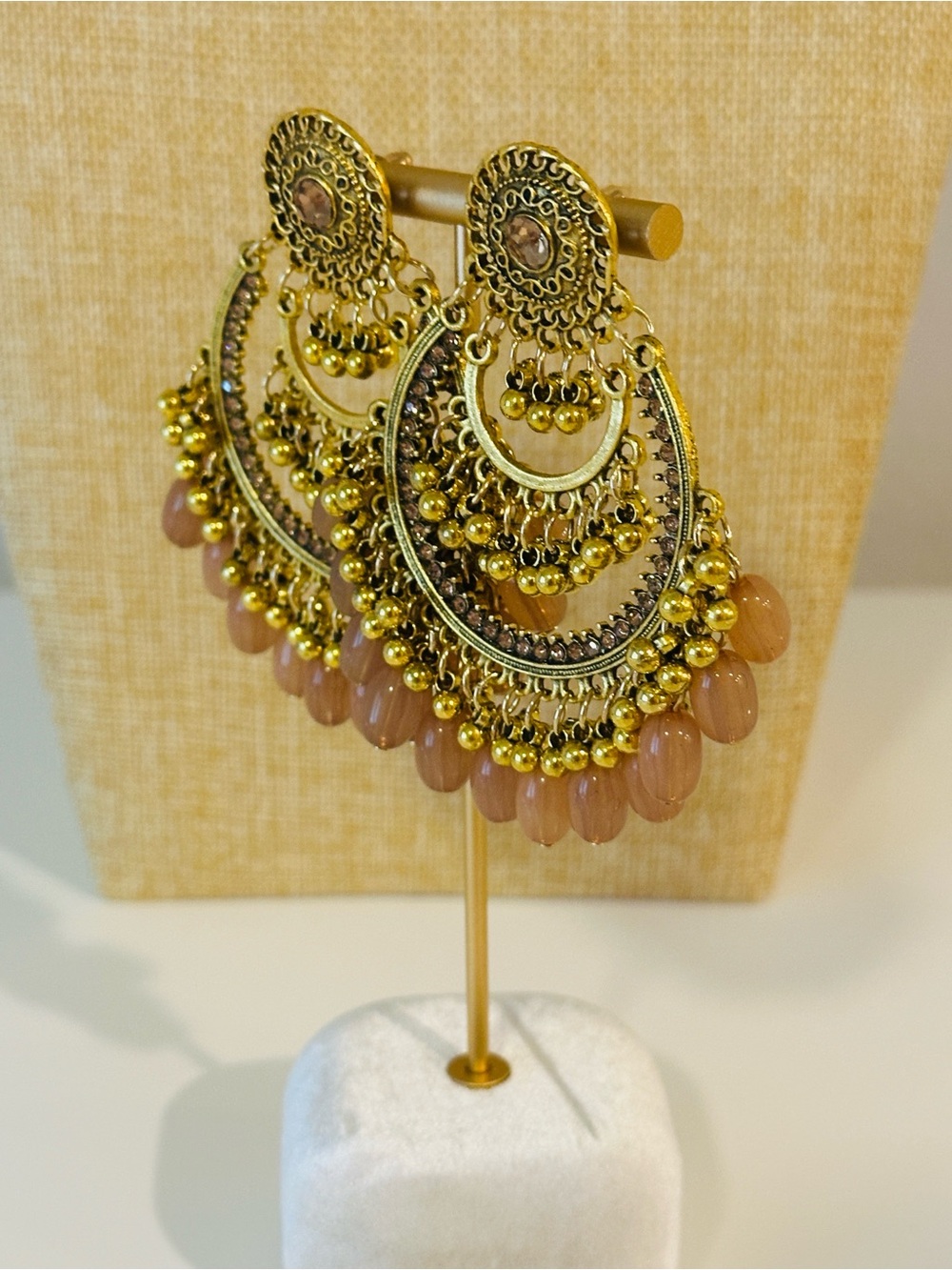 Fashion Jewelry Gold Filigree Hoop Earrings with Blush Beads